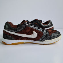 Load image into Gallery viewer, Nike Air Mogan Premium 6.0 UK10 Korreckt