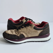 Load image into Gallery viewer, Nike Air Safari Vintage UK9.5