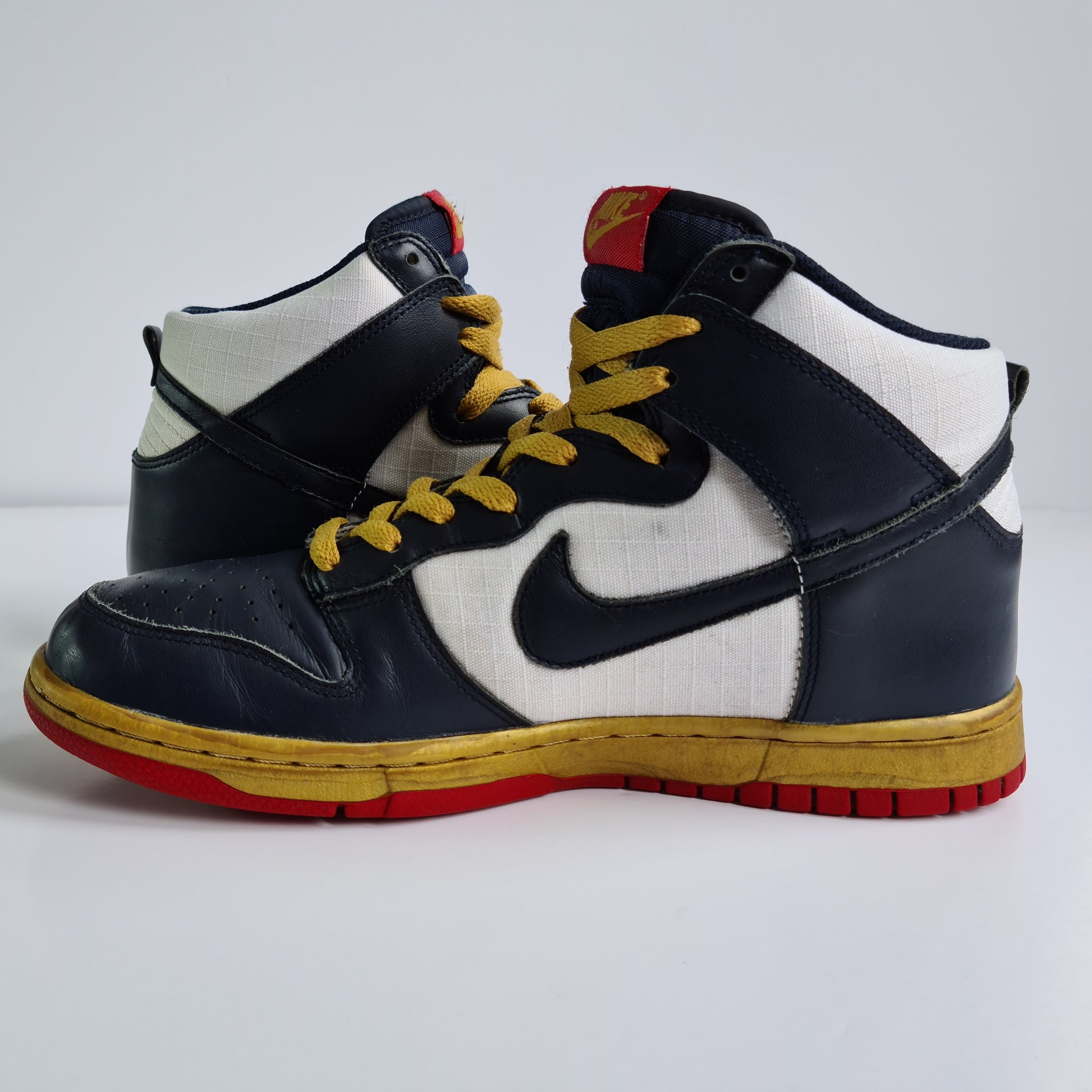 Nike Dunk High ホワイト/イエロー/ブラック Nike Dunk High Women's Shoes. Nike.com