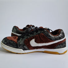 Load image into Gallery viewer, Nike Air Mogan Premium 6.0 UK10 Korreckt
