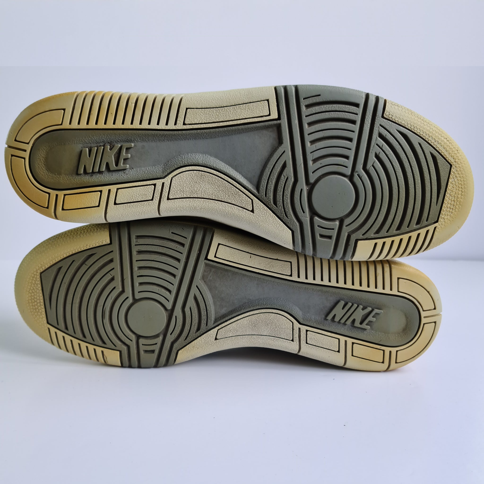 Nike Court Force Hi UK10