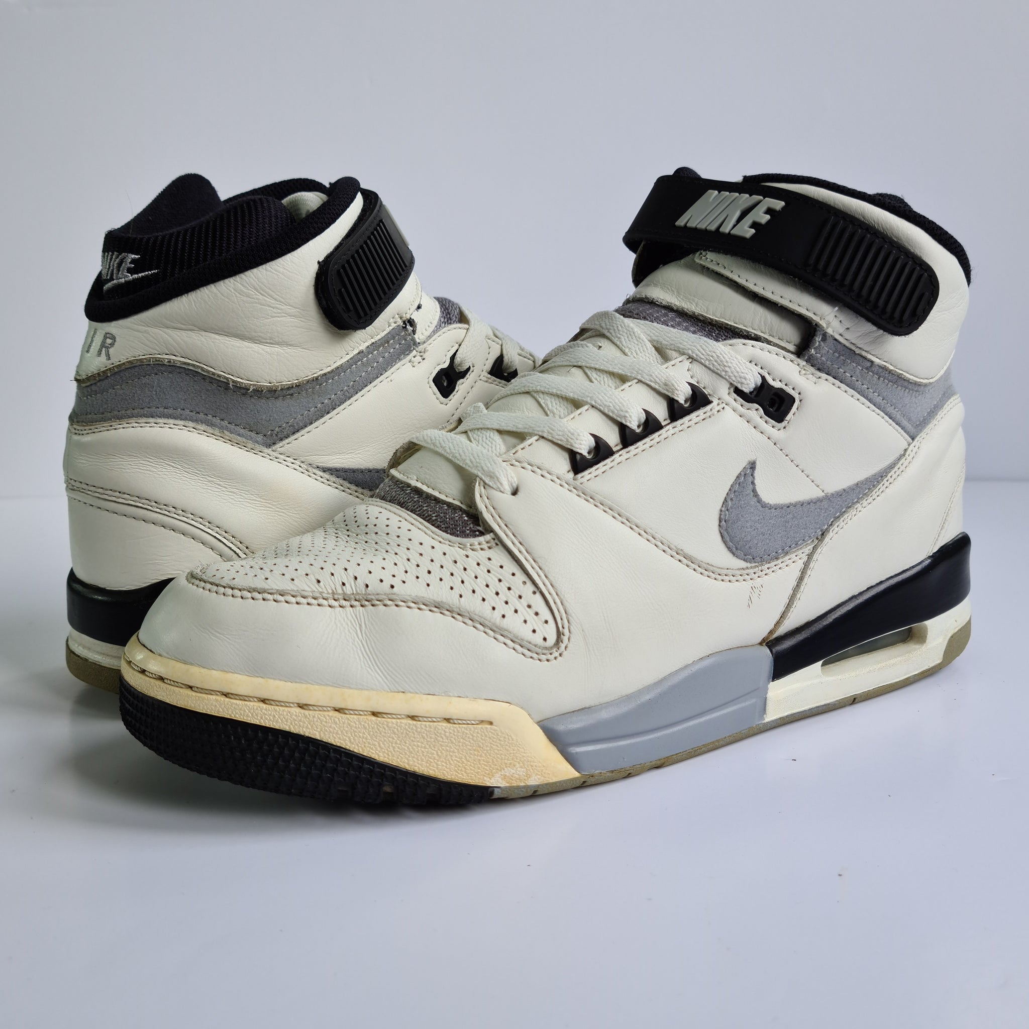 a tiempo comentario Afectar Nike Air Revolution VNTG QS UK10 – Korreckt